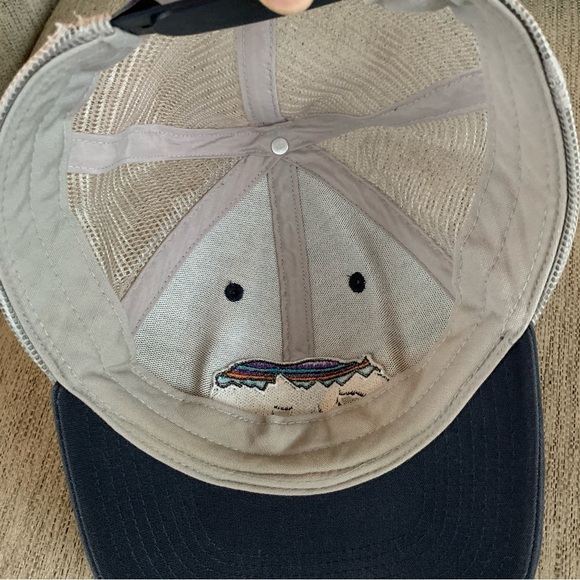 Patagonia Fitz Roy Bear Logo Trucker Hat - Picture 3 of 4